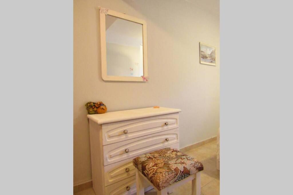 Christie'S Ground Floor Apartment By The Sea Kato Gatzea Exteriér fotografie